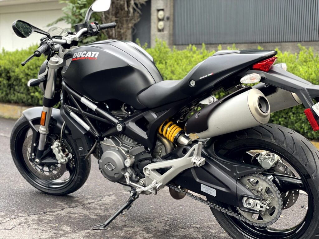 Ducati Monster 696 2013