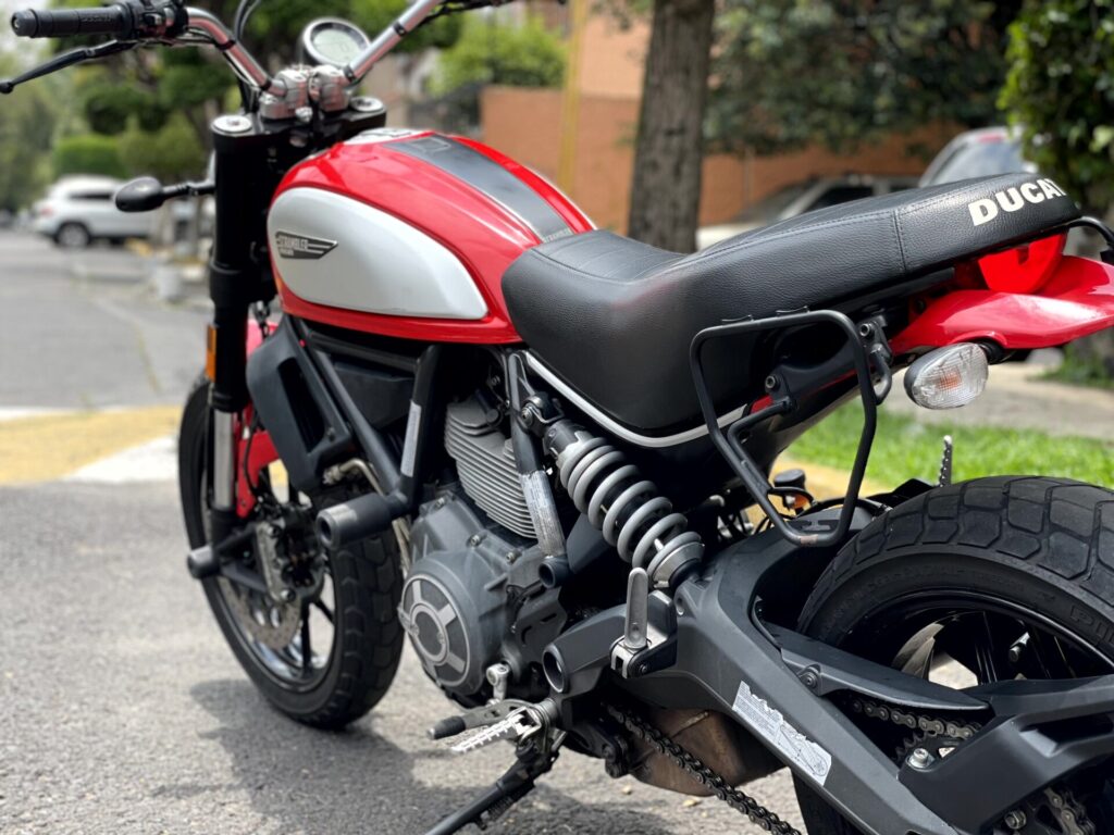 Ducati Scrambler 800 ICON 2015